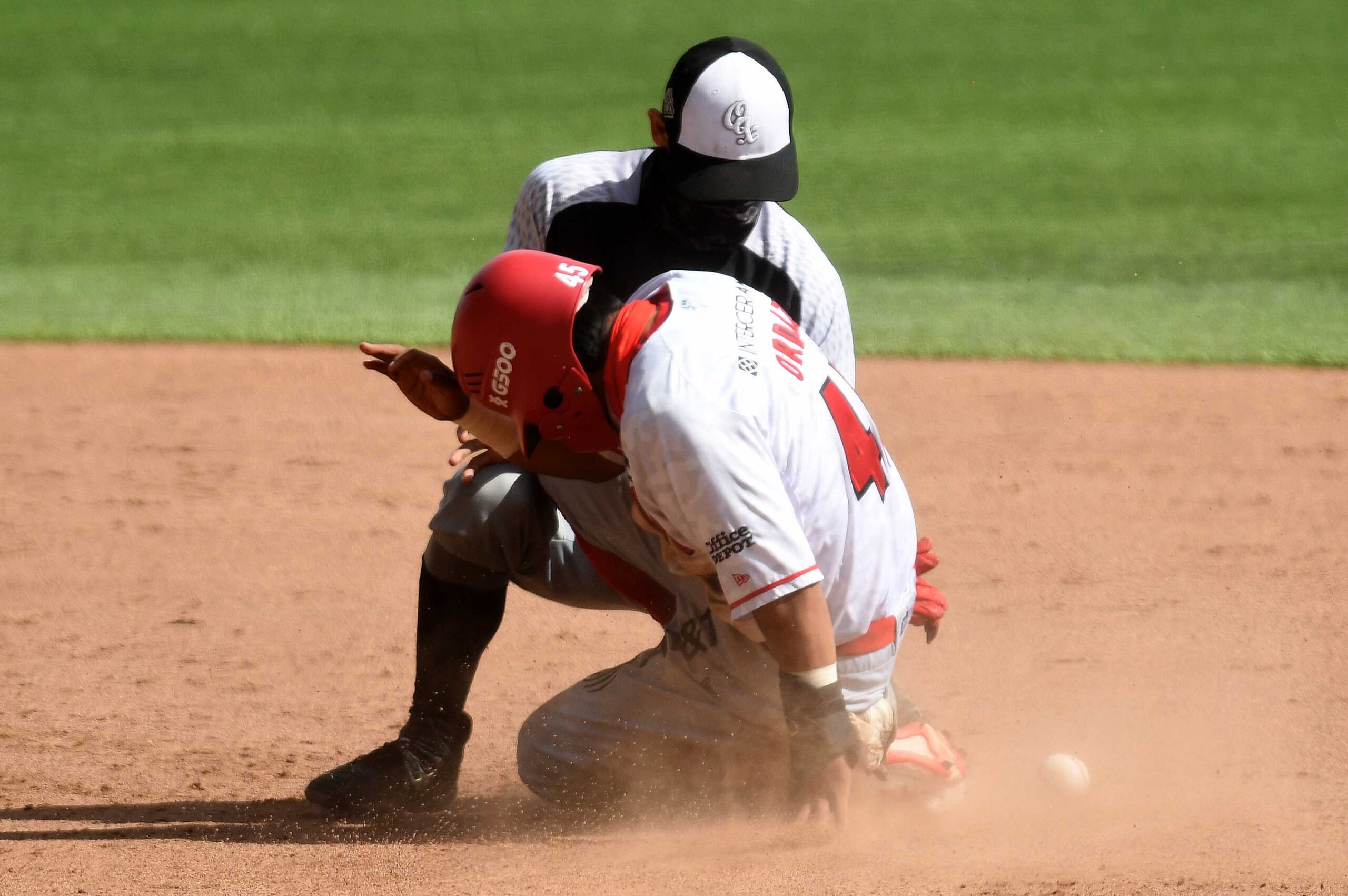 GRAN PITCHEO DE ADRIÁN PALAFOX Y APOYO OFENSIVO LE DIERON EL TRIUNFO AL TEAM ORTIZ 