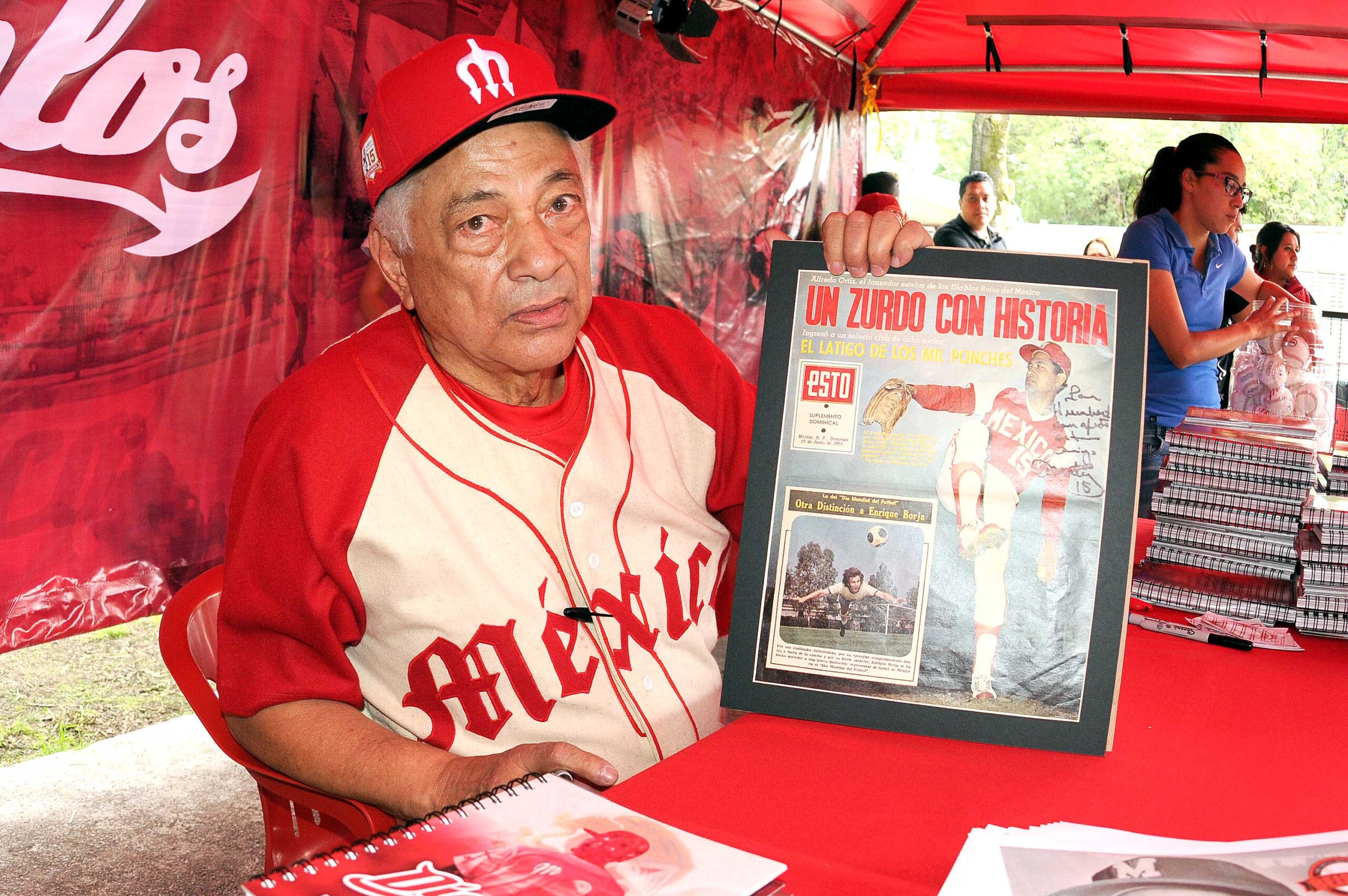 Diablos Rojos del México se une en oración por la pronta recuperación del “Zurdo” Ortiz y de su esposa