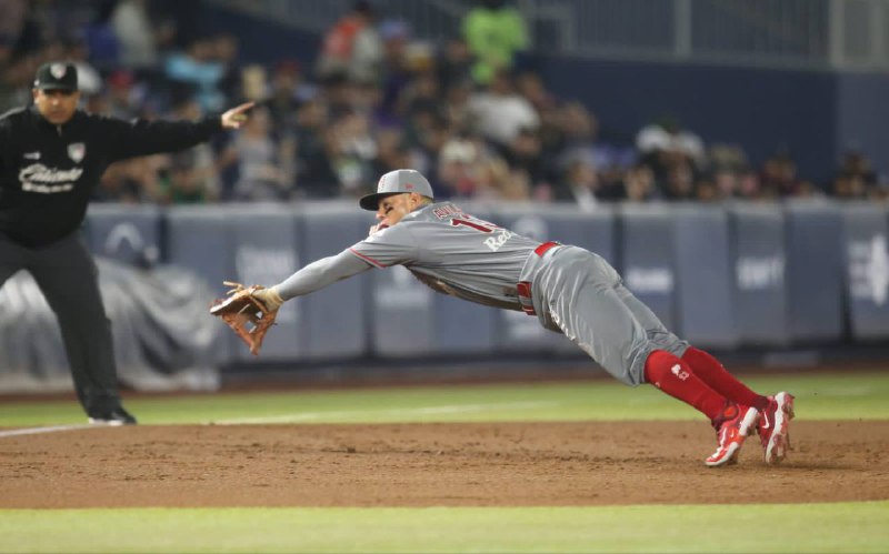 SULTANES SE ADELANTA EN LA SERIE MÁS AÑEJA DE NUESTA PELOTA