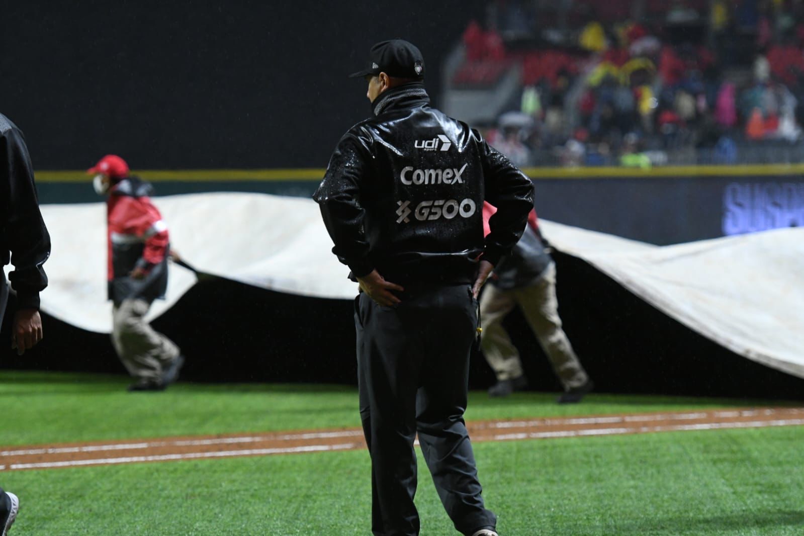 Juego 6 queda en suspenso por lluvia; se reanuda miércoles a las 19 horas