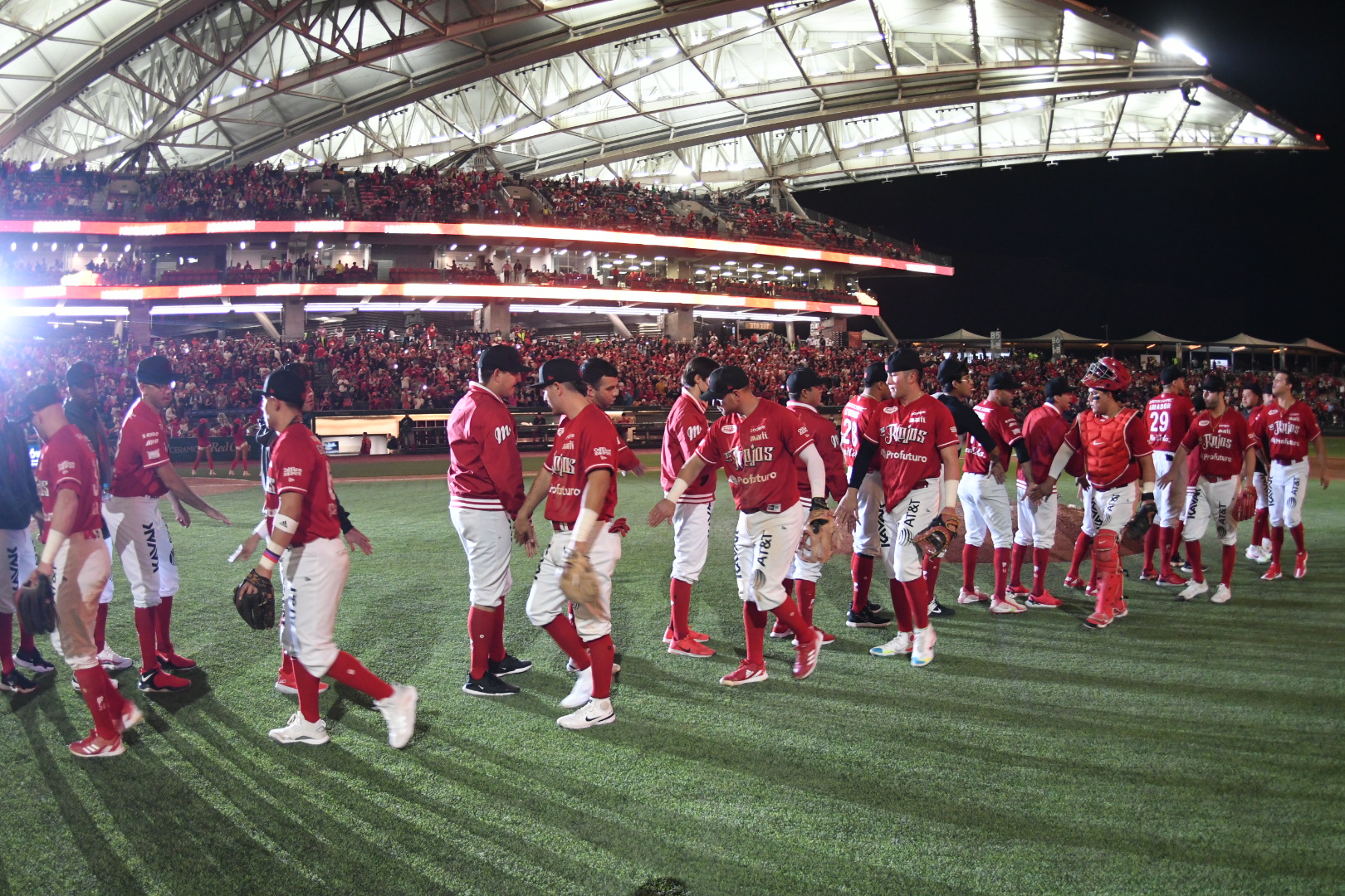 DIABLOS GANA EL PRIMERO DE LA SERIE ROJA
