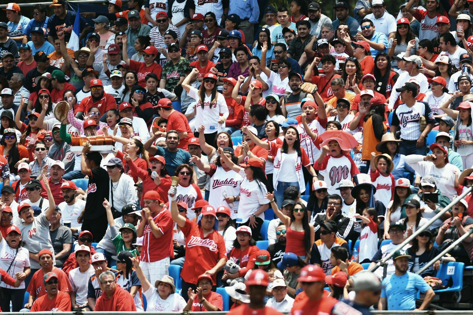 EL MÉXICO SACA LA ESCOBA Y BARRE A TIGRES AL GANAR 10-6 EL 3RO DE LA SERIE