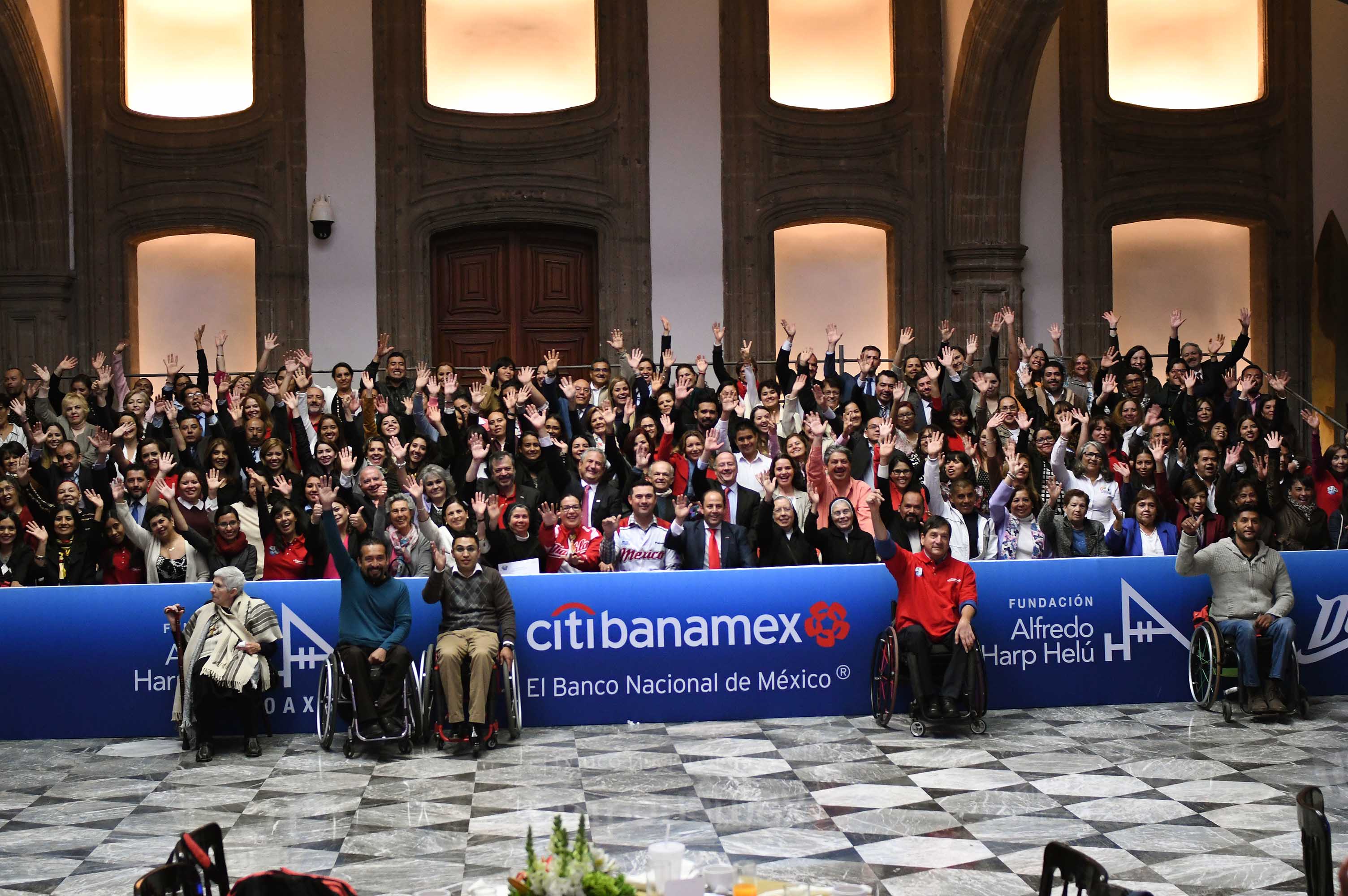 FOTOS DONATIVOS HOMERUNS BANAMEX 2018