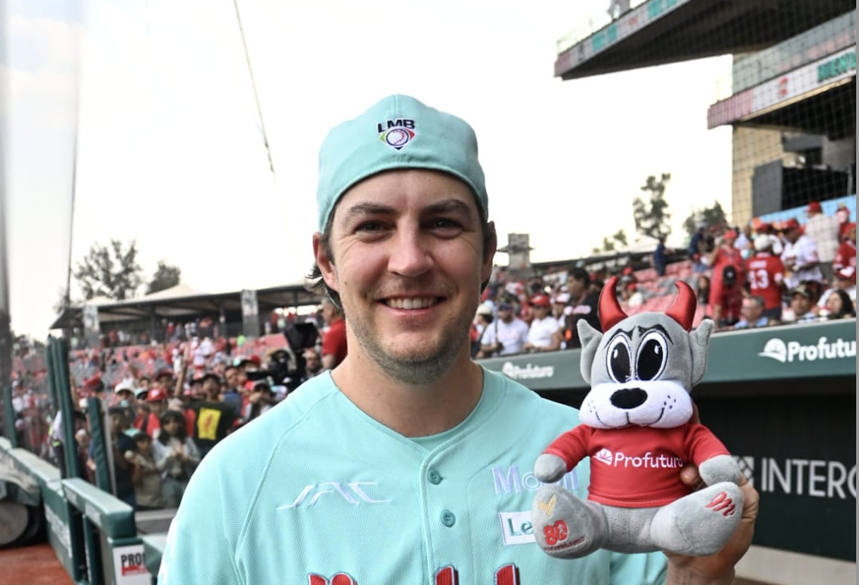 BAUER Y DIABLOS ABREN SERIE EN LEÓN.