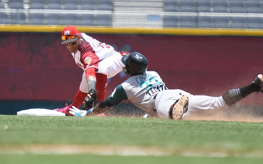 APRETADO DUELO EL 1RO DE LA DOBLE CARTELERA SALTILLO VS MÉXICO 