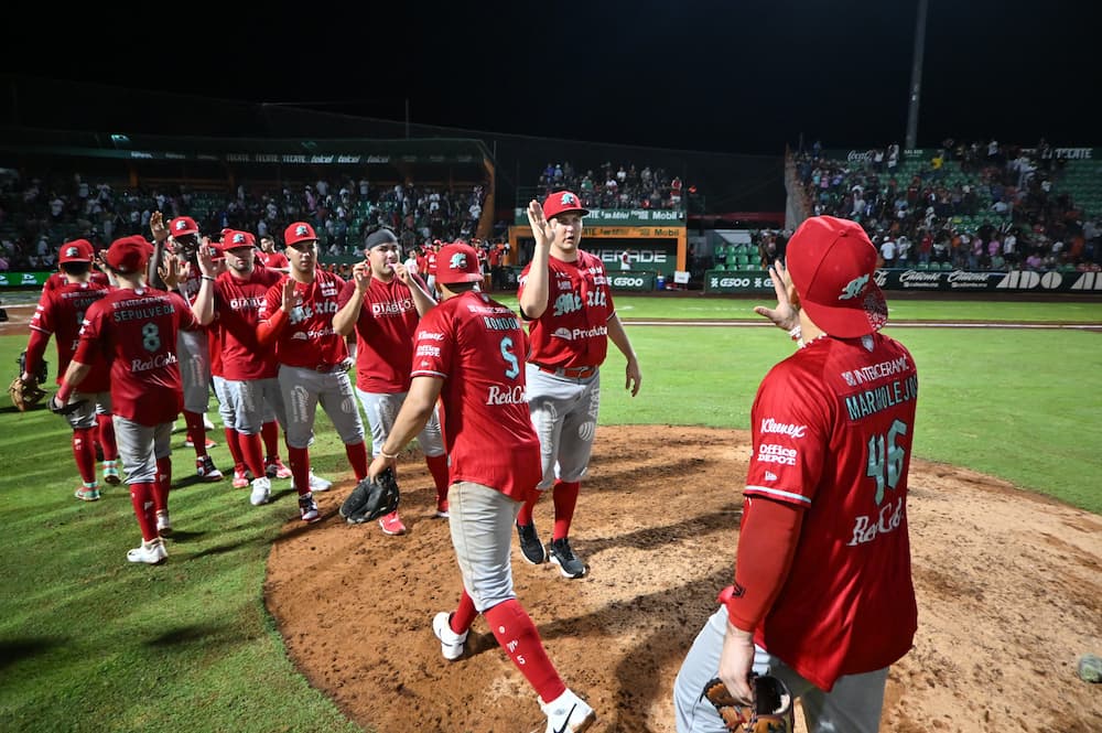 DIABLOS CON GRAN PITCHEO Y UN ATAQUE DE CINCO CARRERAS SE PONE 3-0 EN LA SERIE DE ZONA
