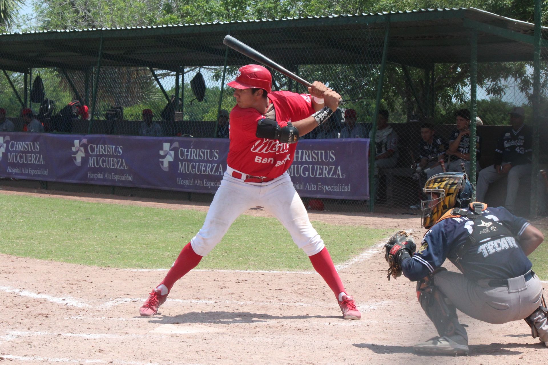 DIVIDEN EN «GUERRA CIVIL» DE DOBLE A