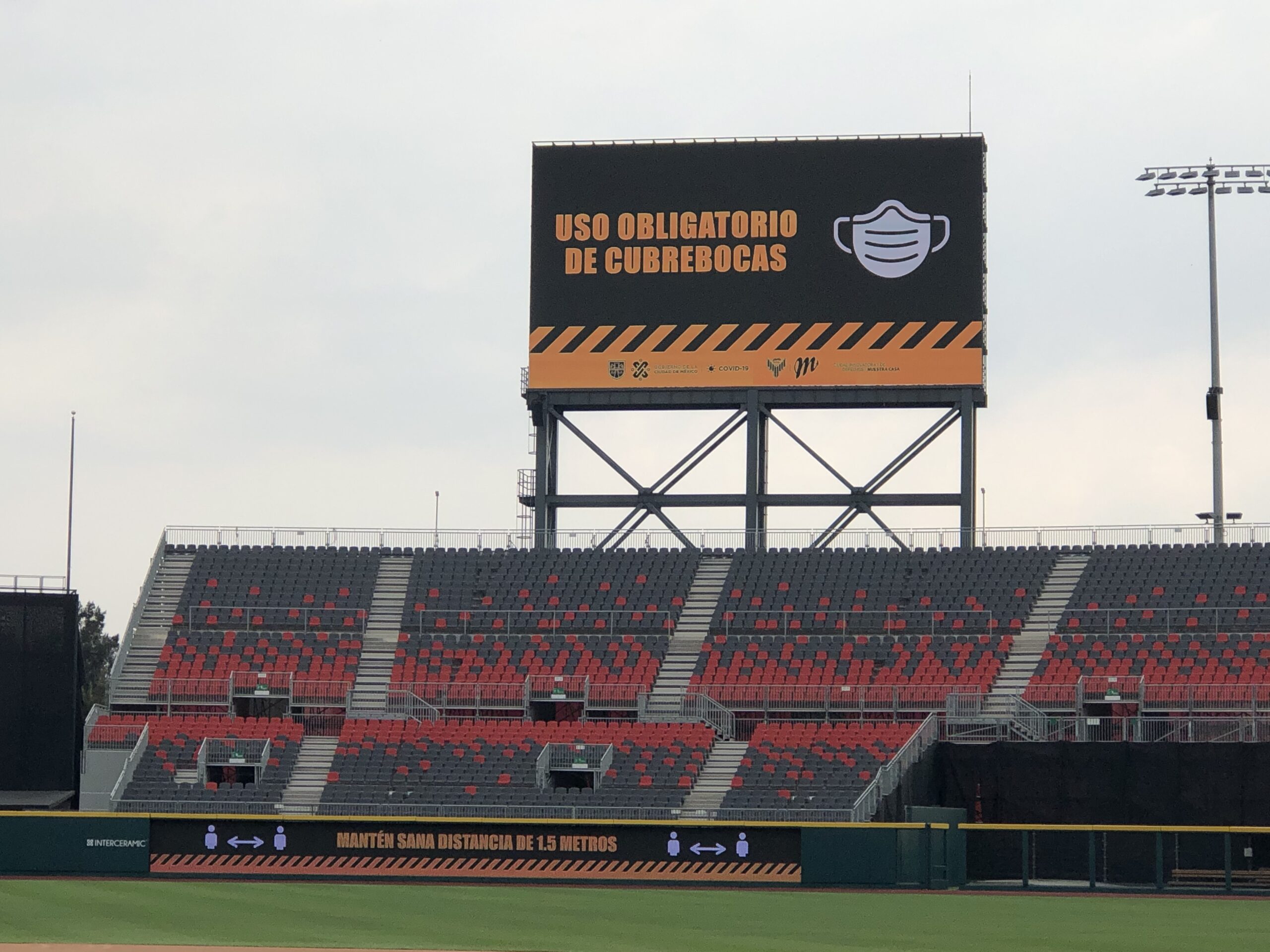 EL  ESTADIO  ALFREDO  HARP  HELÚ   SE  ENCUENTRA  LISTO  PARA  RECIBIR   LA  COPA  JUNTOS  POR  MÉXICO