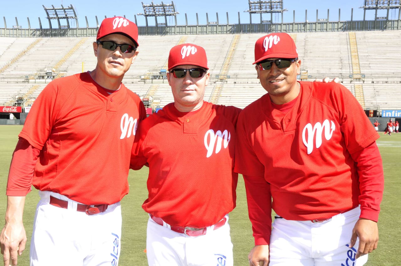 “Pandilla Escarlata” define cuerpo de coaches 100% Diablo