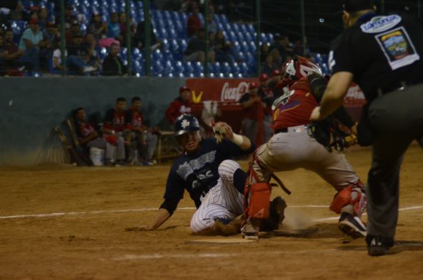 MARINEROS CON VENTAJA EN LA SEMIFINAL