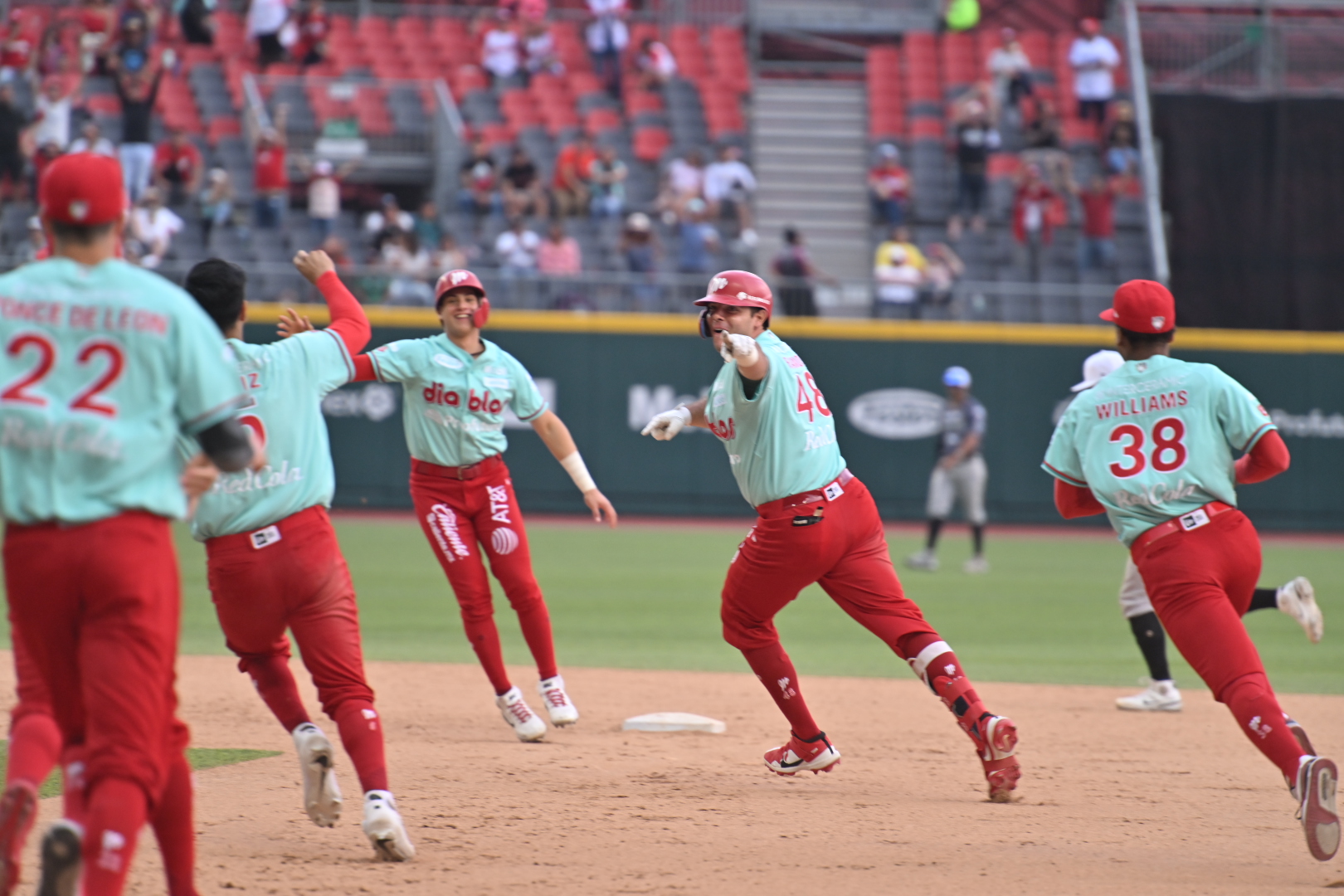 DIABLOS BARRE A RIELEROS Y LLEGA A 40 TRIUNFOS EN LA CAMPAÑA