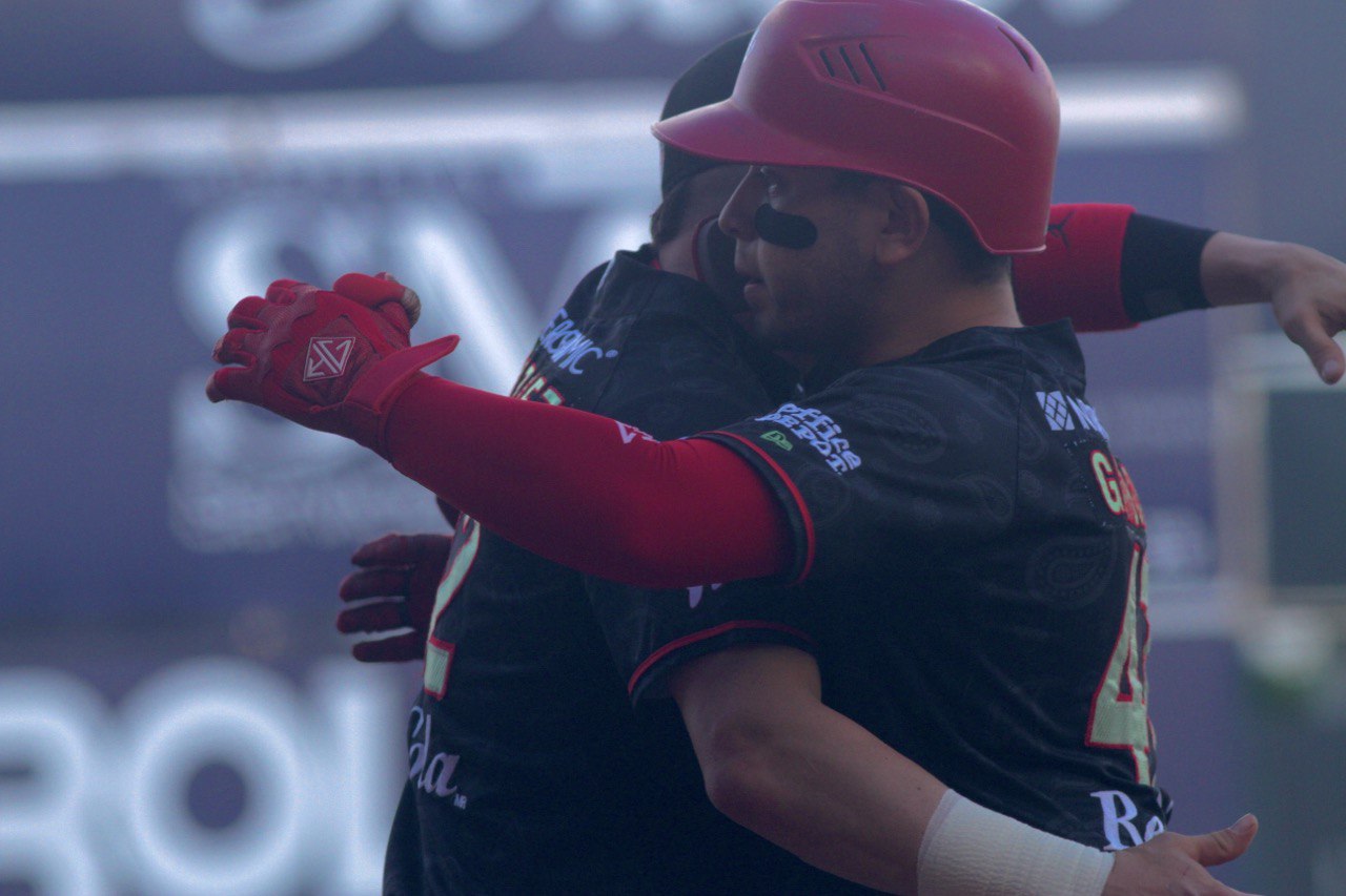 CON GRAN PITCHEO DE BERNARDO FLORES, DIABLOS GANA SERIE EN AGUASCALIENTES