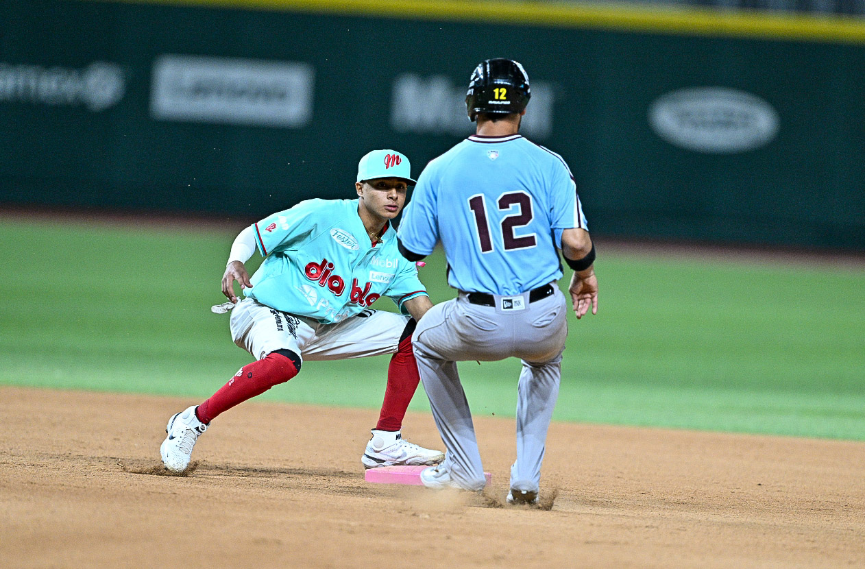 PERICOS SE LLEVA EL SEGUNDO JUEGO EN GRAN NOCHE DEL PITCHEO