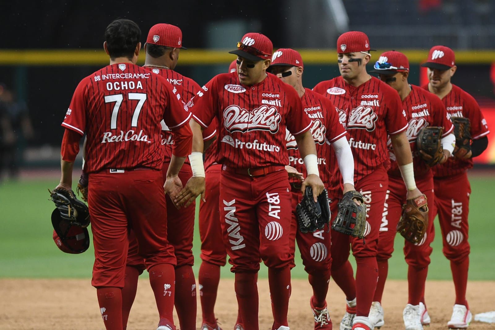 DIABLOS GANA DOBLE CARTELERA Y BARRE A LOS MARIACHIS