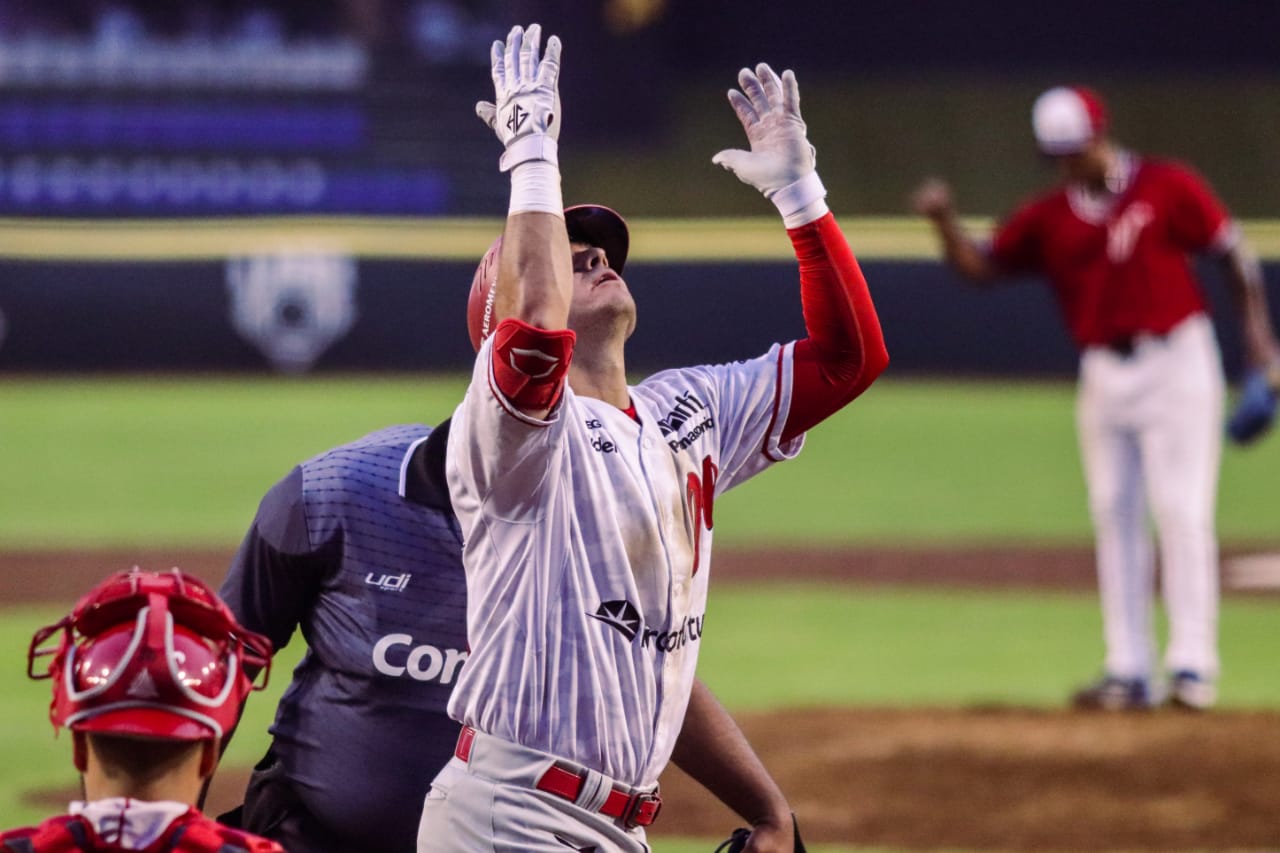 Diablos Rojos abre con victoria la Batalla de Leyendas