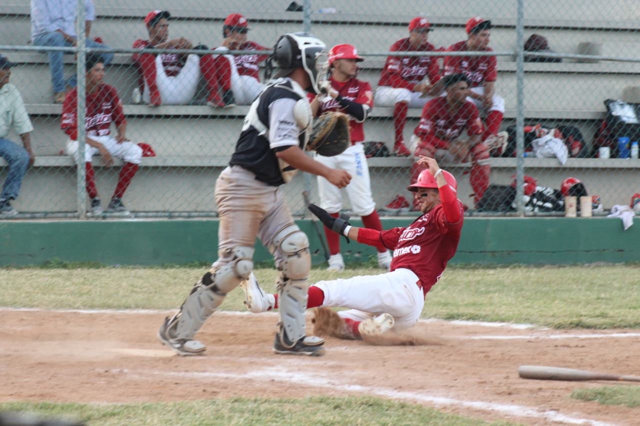 LOS DIABLOS ROJOS VENCEN 14-12 A LOS GUERREROS