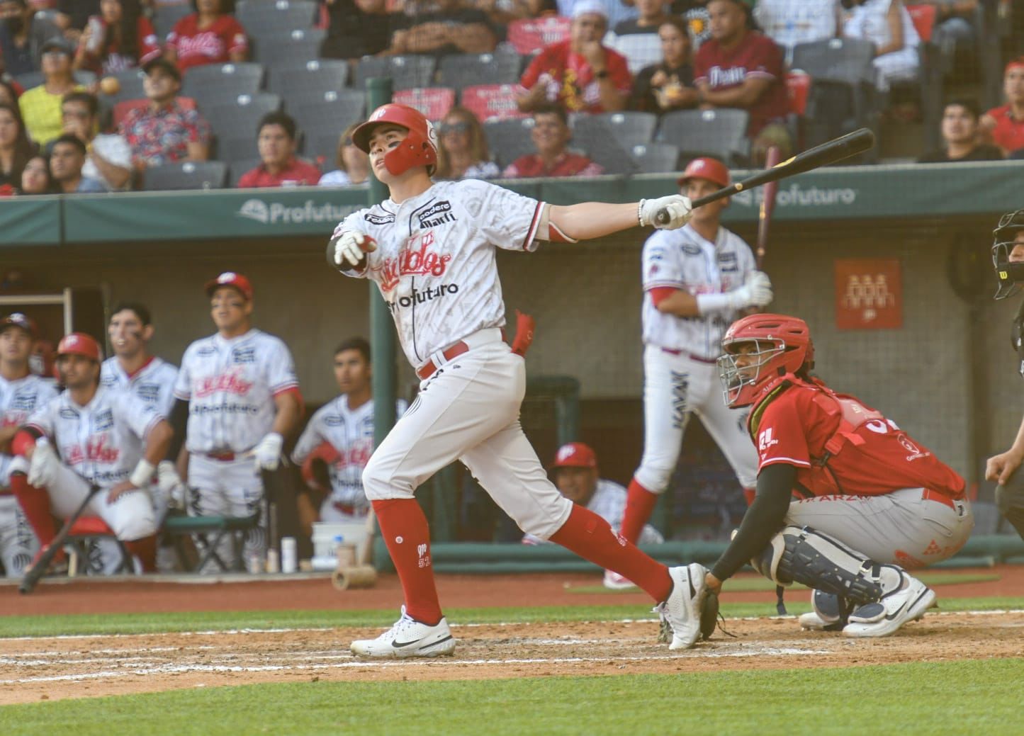 DIABLOS ROJOS SE PREPARA PARA JUEGO DE MEDIA SEMANA