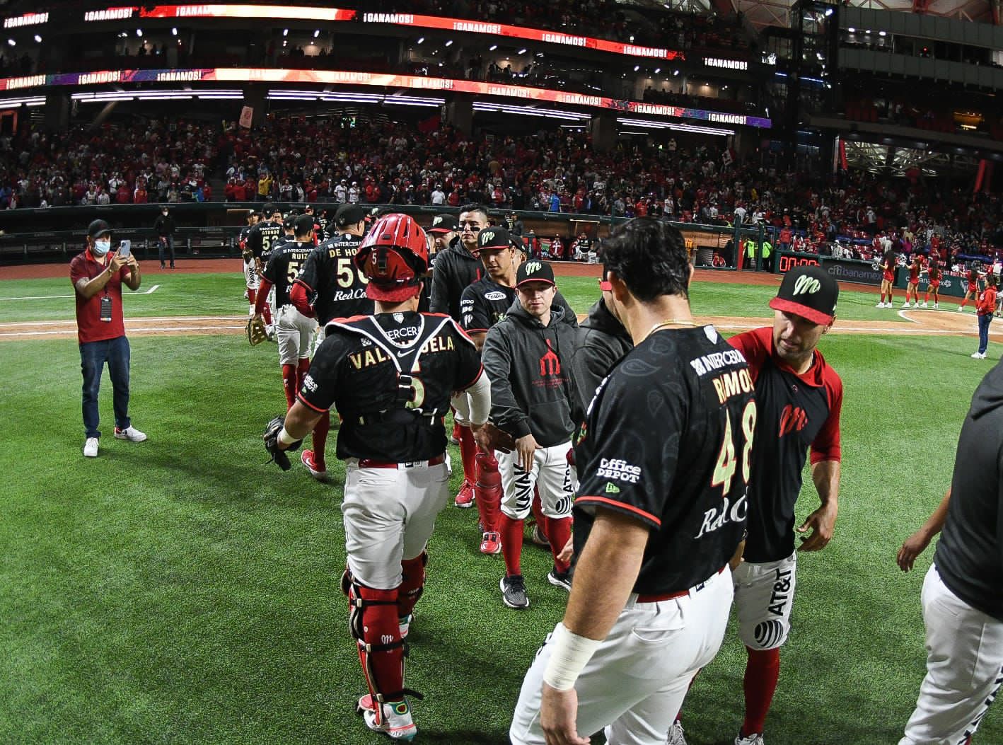 DIABLOS ROJOS DA EL PRIMER PASO AL ABRIR LOS PLAYOFFS AL VENCER A EL ÁGUILA