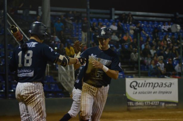 MARINEROS ALCANZA A ROJOS EN LA SEMIFINAL DE LNM
