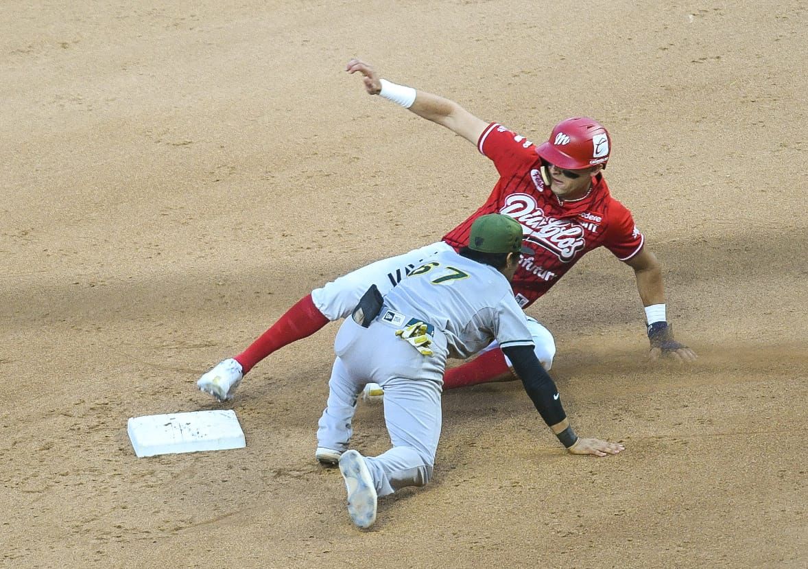 Pericos gana duelo sabatino en el Harp Helú