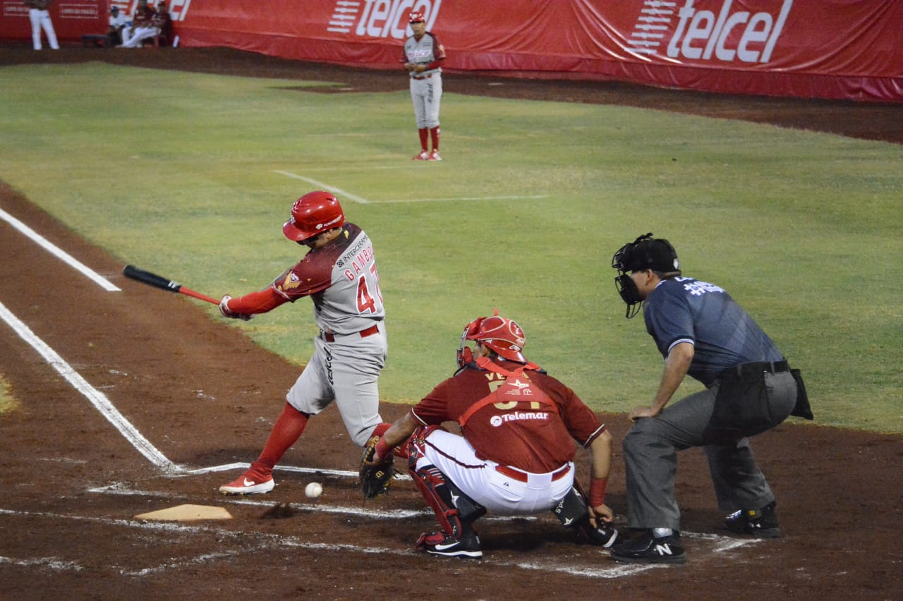 CAMPECHE SE QUEDÓ CON LA SERIE EN CASA