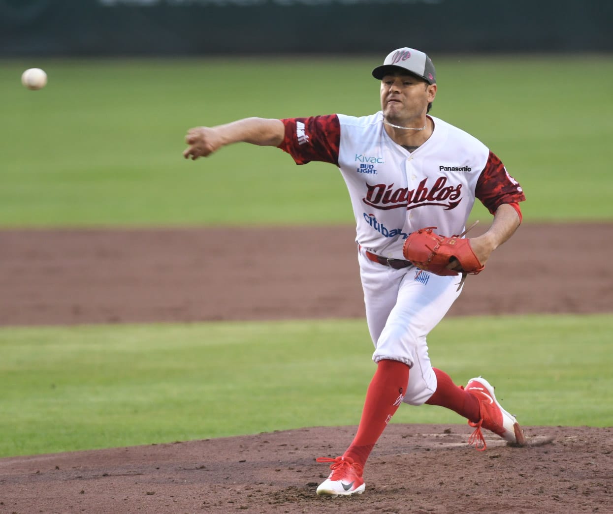 LAGUNA GANA JUEGO Y SERIE 