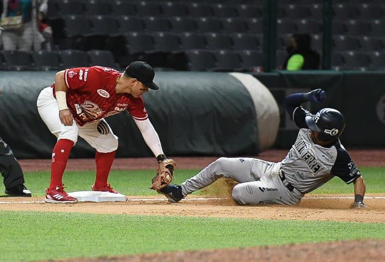 SULTANES GANA EL PRIMER DUELO EN EXTRAINNINGS