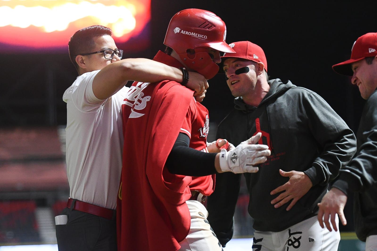 CON OTRA GRAN NOCHE OFENSIVA, DIABLOS ROJOS TOMA LA DELANTERA 2-0