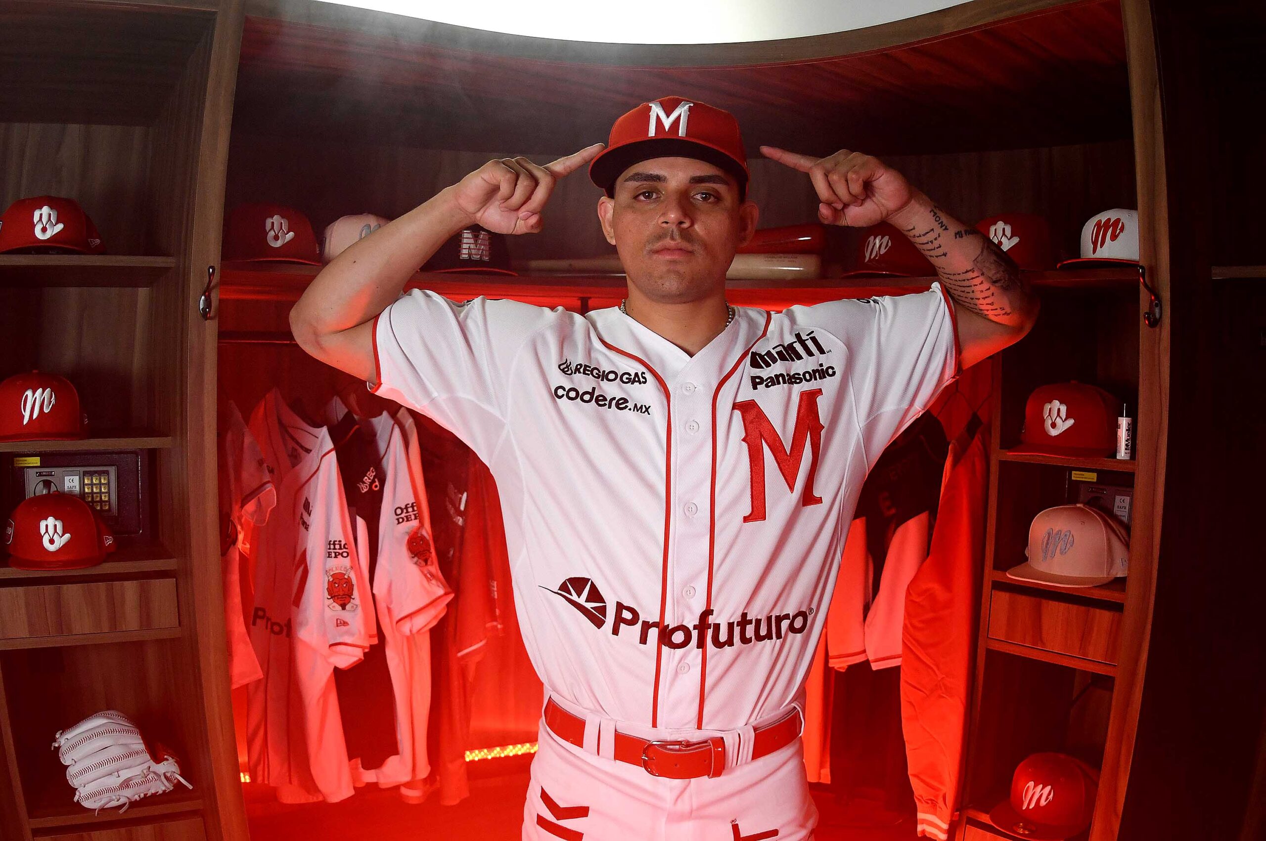 Los “Nasty Boys” escarlatas imponen su ley en la postemporada