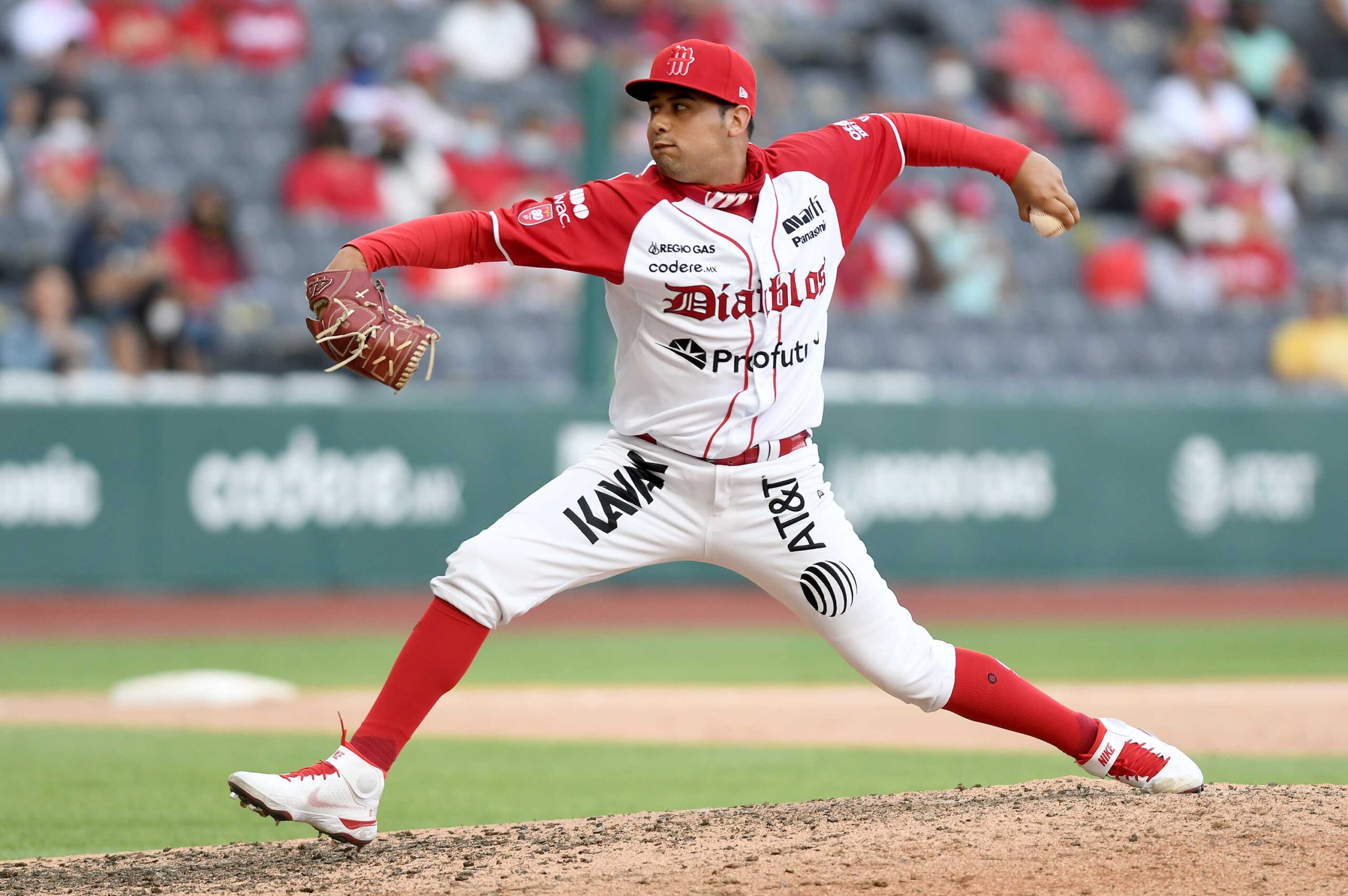Movimientos en el Roster Escarlata
