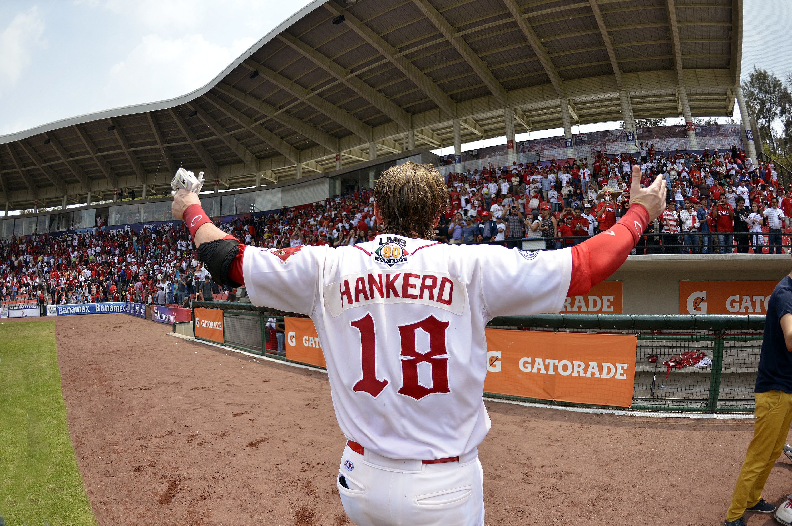 CYLE HANKERD REGRESA A CASA