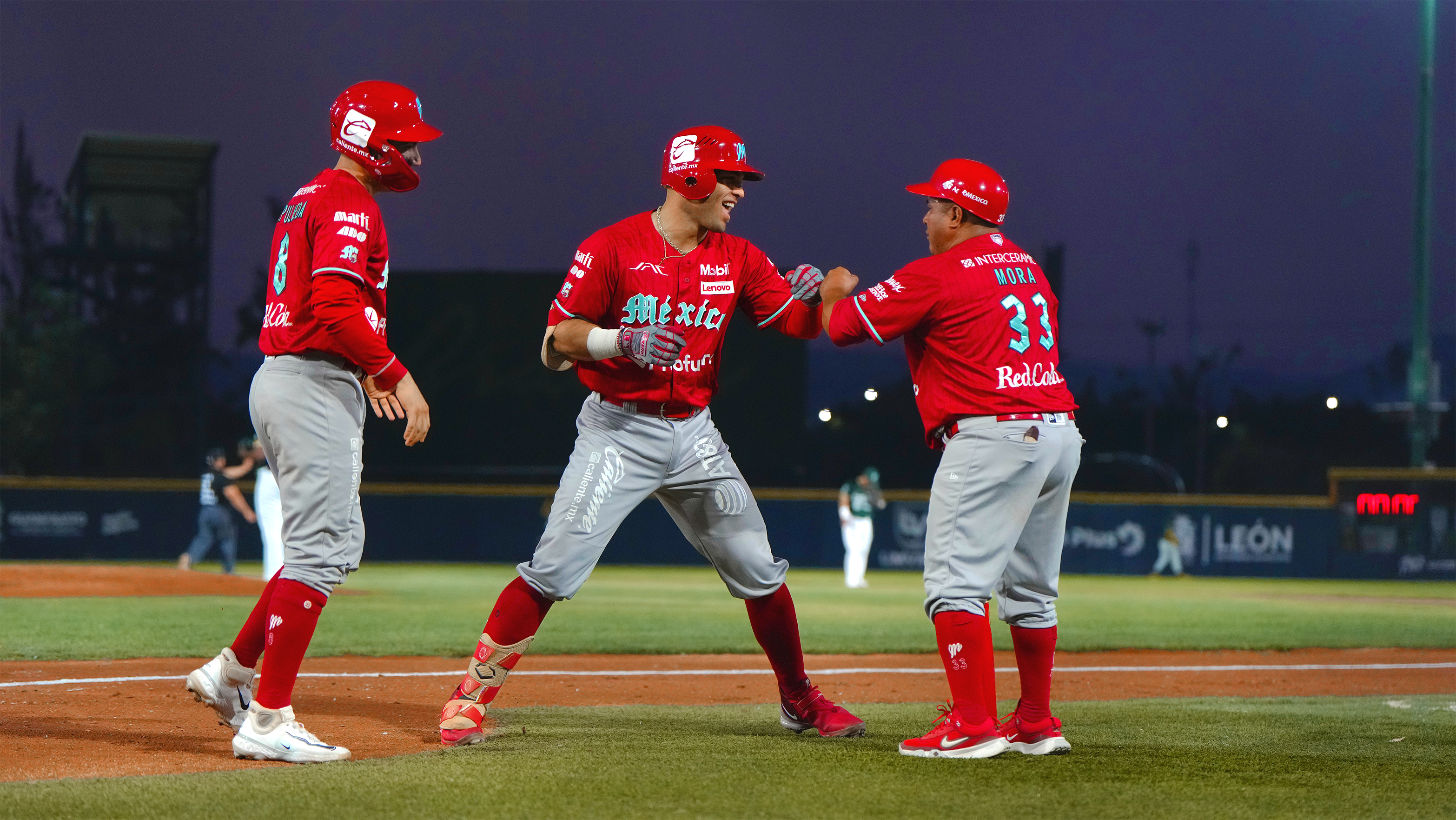 CON NOCHE DE 5 JONRONES, 3 DE JOSÉ MARMOLEJOS, DIABLOS CIERRA PRIMERA VUELTA CON 29 VICTORIAS