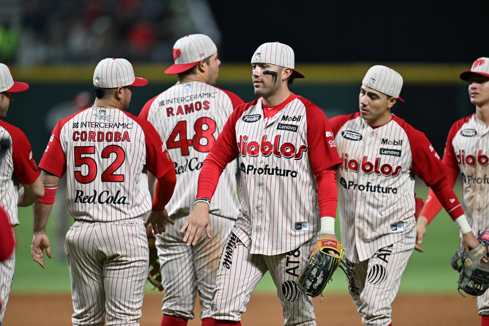 DIABLOS ABRE SERIE EN CASA FRENTE A LEÓN CON CLARA VICTORIA