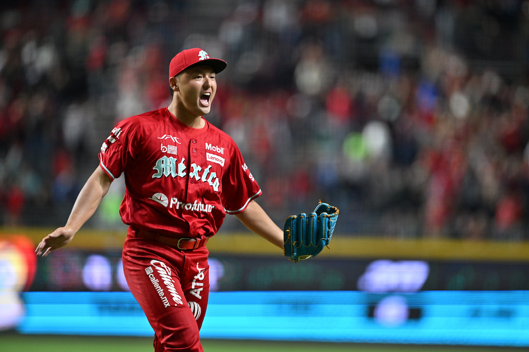 A LA DIABLA, JUGANDO BEISBOL, LOS ROJOS VIENEN DE ATRÁS Y EMPATAN LA SERIE DE CAMPEONATO