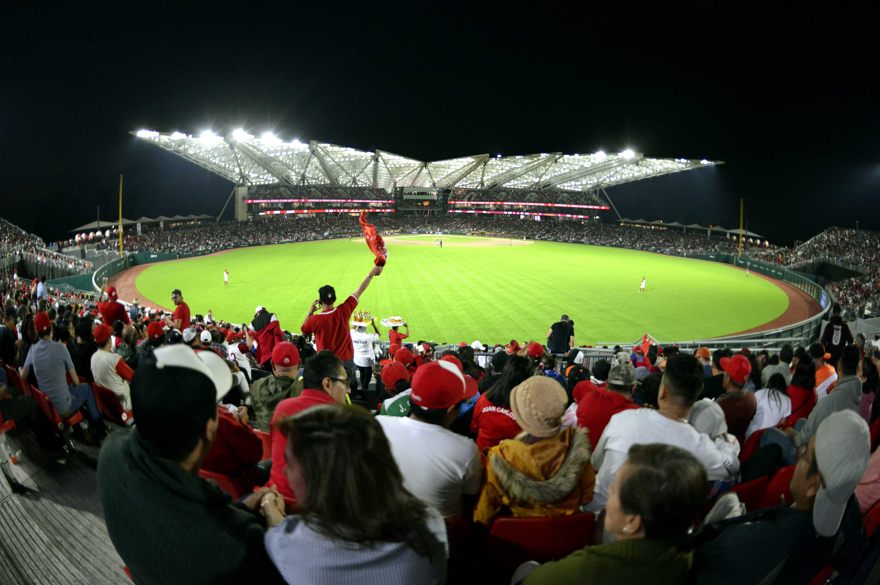 GRAN ASISTENCIA DE AFICIONADOS PARA VER A LOS DIABLOS EN EL 2019