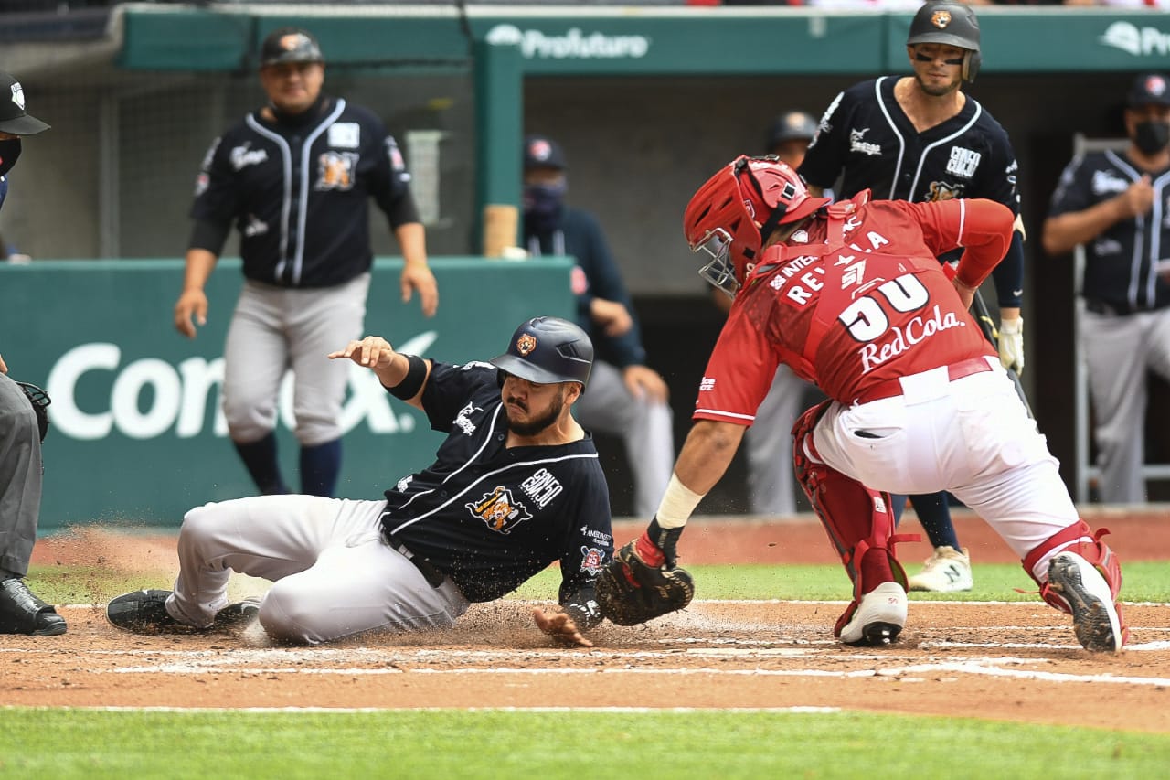 ESTUVO BARATA LA LEÑA EN LA GUERRA DE GUERRAS Y TIGRES EMPAREJÓ LA SERIE