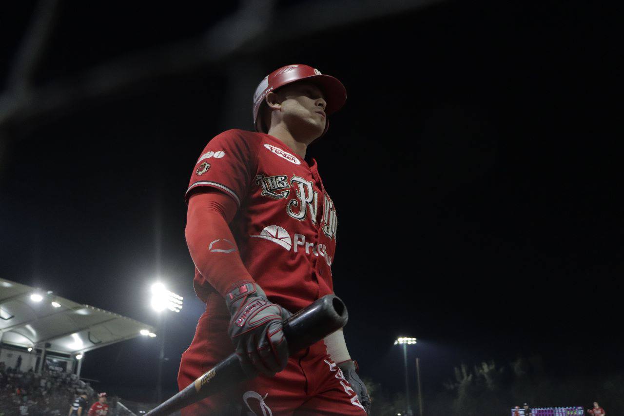 DIABLOS ARRANCA SERIE EN LEÓN CON PALIZA