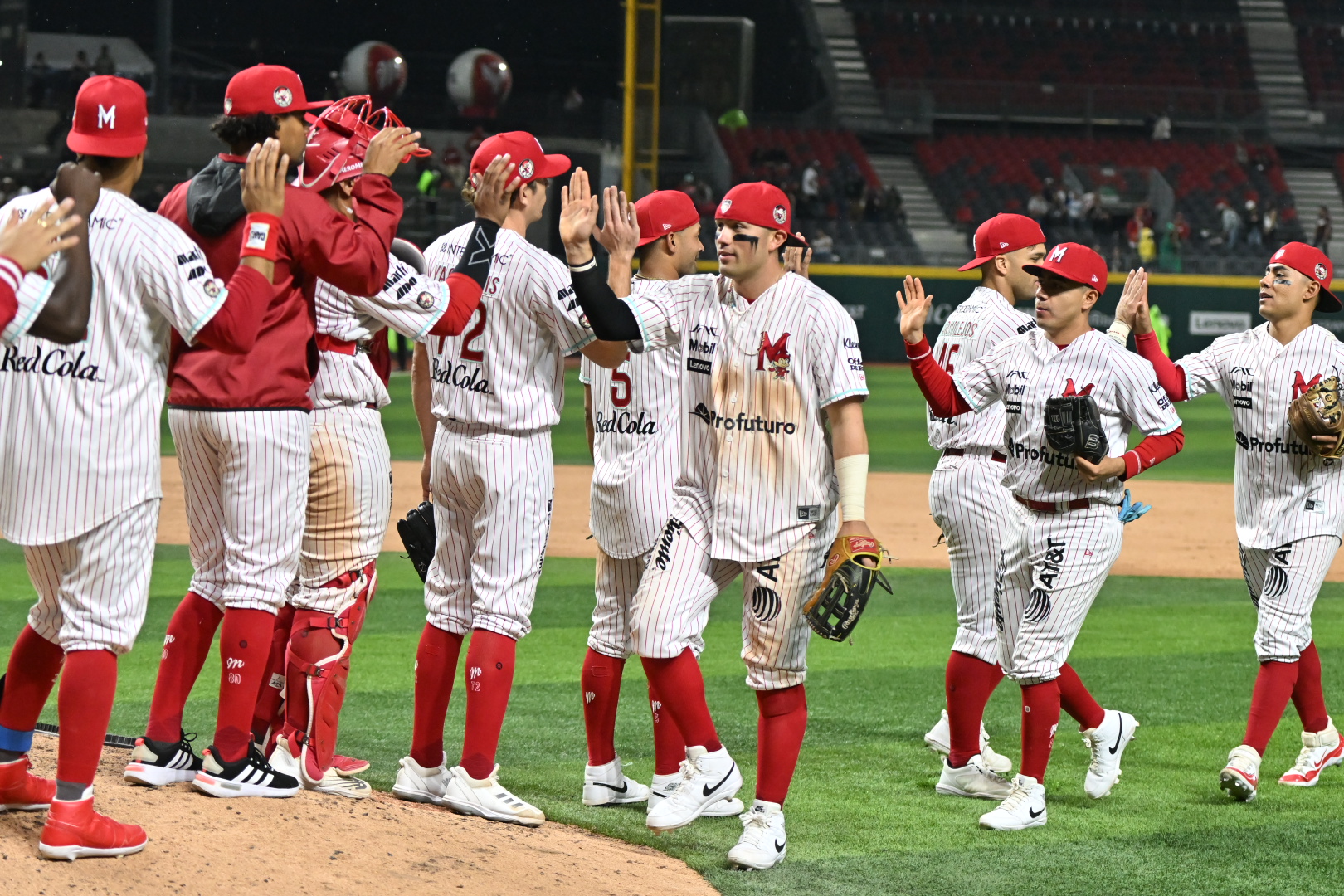 DIABLOS ROMPE RÉCORD AL PONERSE 7-0 TRAS VENCER A BRAVOS