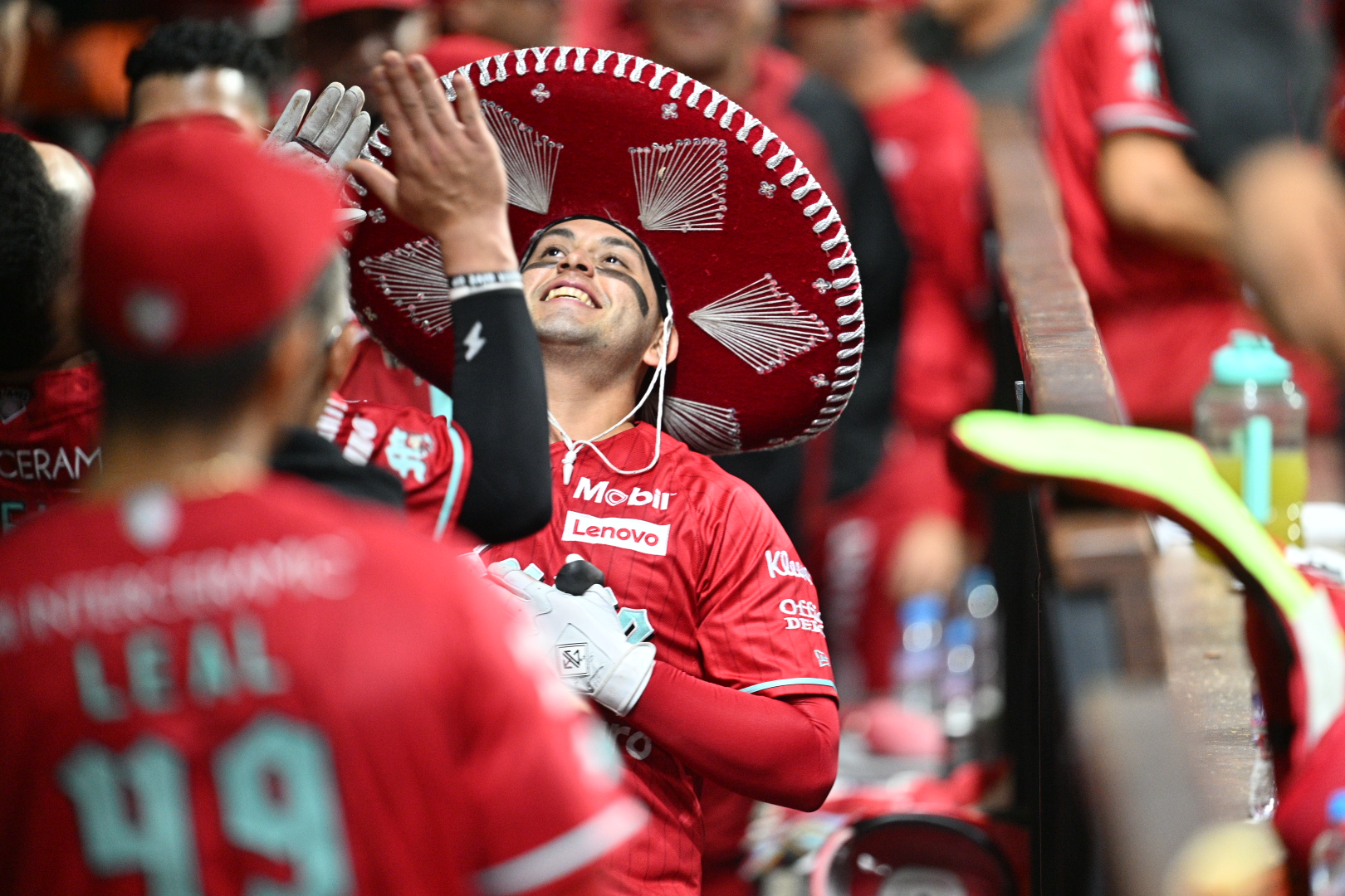DIABLOS BARRE A LOS NEW YORK YANKEES AL GANAR EL JUEGO 2