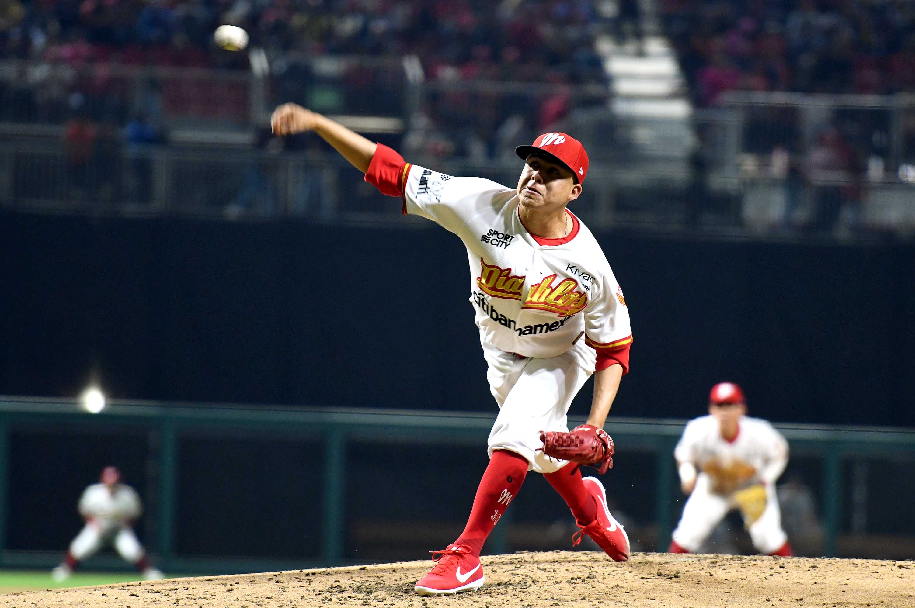 LOS DIABLOS ROJOS VISITAN A LOS OLMECAS