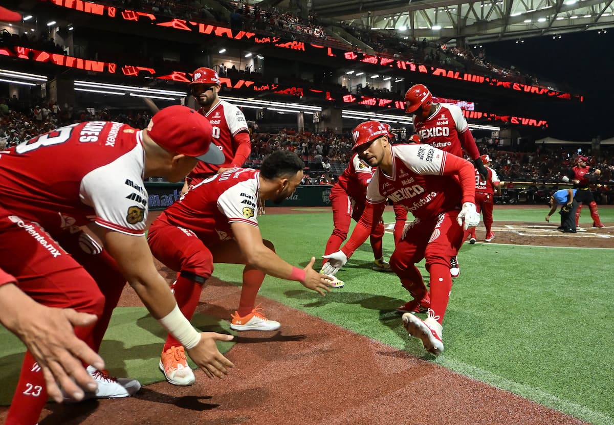DIABLOS LLEGA A 10 TRIUNFOS AL VENIR DE ATRÁS PARA GANAR POR PIZARRA DE 13-9