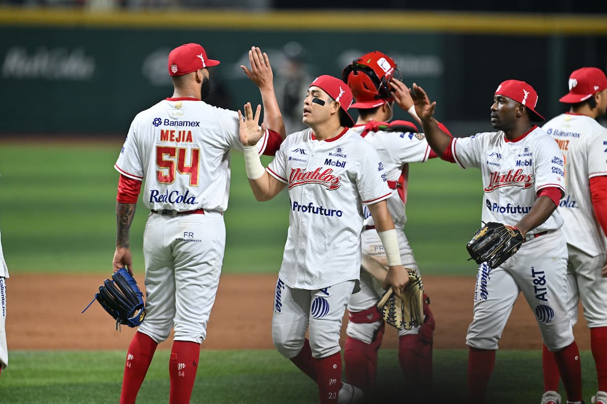 DIABLOS LLEGA A 50 TRIUNFOS AL GANAR LA DOBLE CARTELERA
