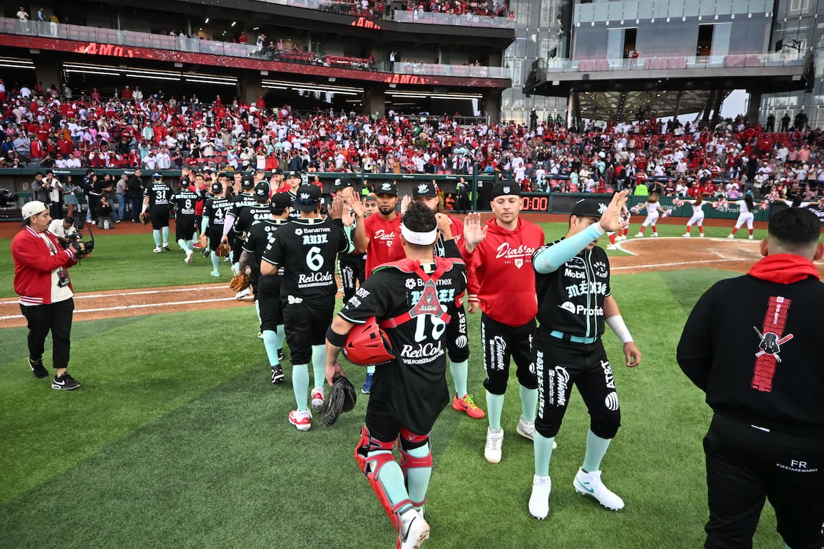 Diablos se va arriba 2-0 con otra tarde explosiva
