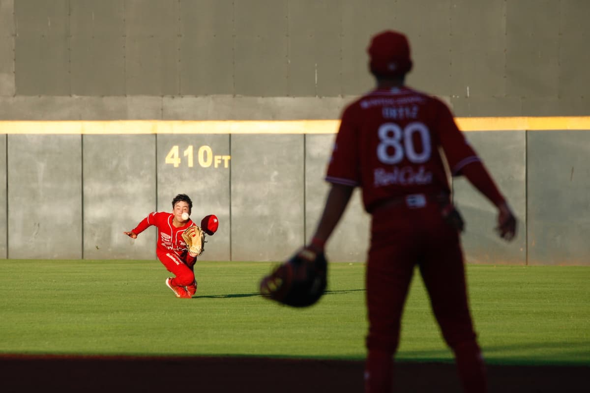 Aram Castellón comanda el triunfo de los Diablos Rojos para avanzar a la Serie Final de Rising Stars